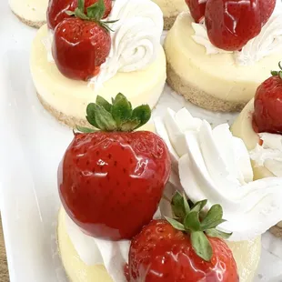 Cheesecake topped with fresh strawberries