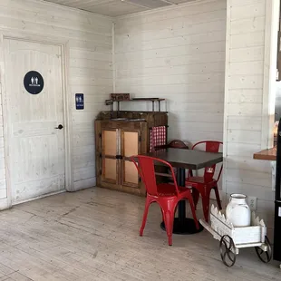 Restroom and garbage well maintained. CLEAN:)!