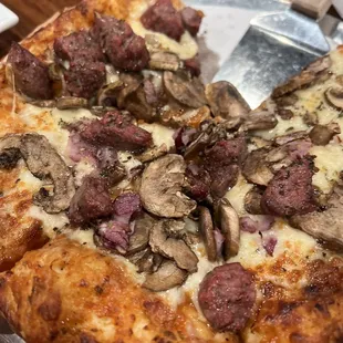 Steak Pizza
