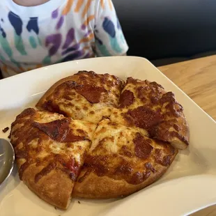 Kid&apos;s pepperoni pizza