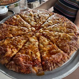 16&quot; w/ roasted garlic, hot honey