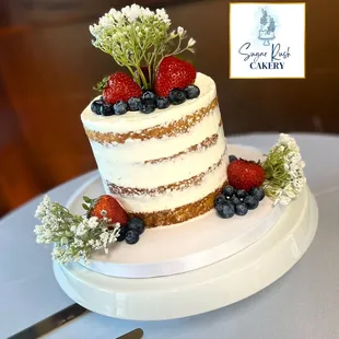 Cutting cake for wedding