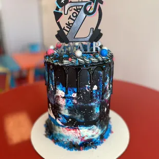 a cake decorated with the letter z