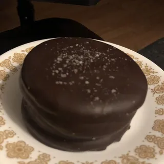 Salted Caramel S'more Pie