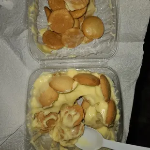 I Ordered Banana Pudding But What I Got Was Cookie With Three Banana Slices And Little Pudding.