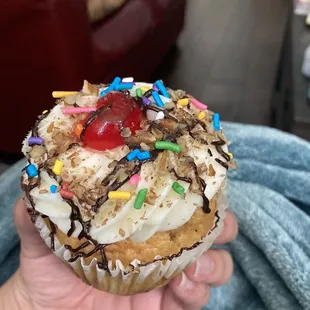 Banana split cupcake