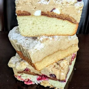 Cranberry and Eggnog Crumb Cakes | Instagram: @telephonesmoothie