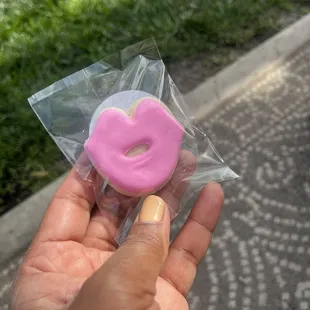 Pucker up! Sample sweetery