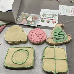 Cookie decorating class: progress shot