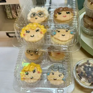 11.18.23 vanilla cupcakes (Golden Girls theme)