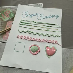 Cookie decorating class: learning how to pipe