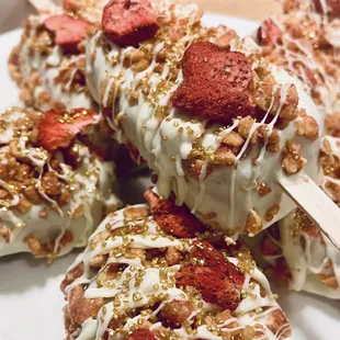 Strawberry Crunch Cakesicle