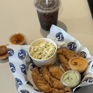 5 Chicken Tenders with sugar wing slaw
