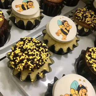 Chocolate &amp; Vanilla Baby Shower Cupcakes