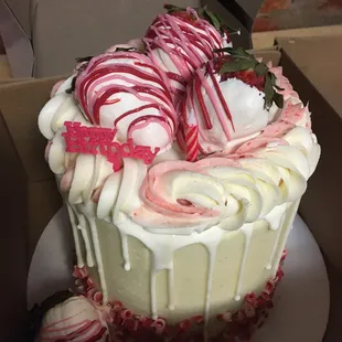 Strawberry/white chocolate cake