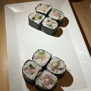 Yellowtail Scallion Cut Roll