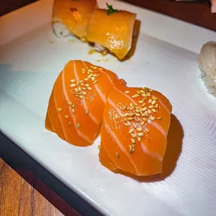 Salmon sushi