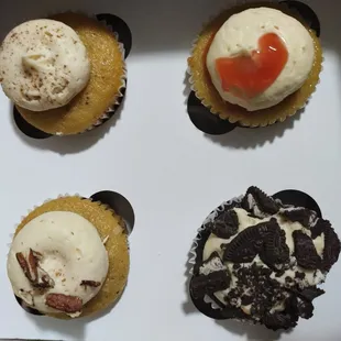 Wedding cake, strawberry, Italian cream &amp; Oreo cupcakes