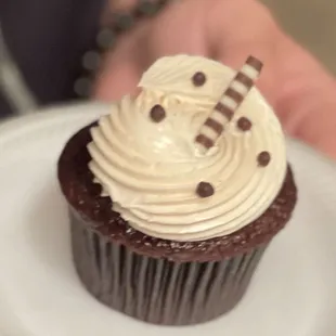 Chocolate Vanilla Cupcake