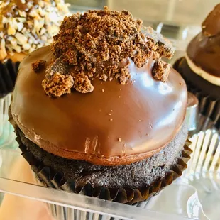 Thin Mint Girl Scout Cookie Cupcakes