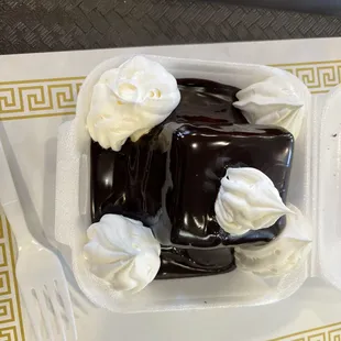 Hot fudge cake