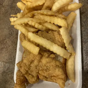 food, chicken wings and fried chicken