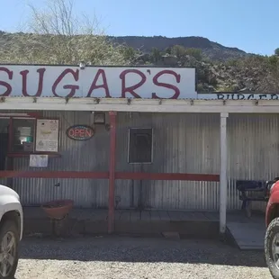 the outside of the restaurant