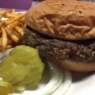Hamburger w spicy fries