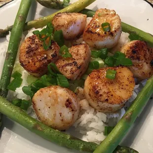 Bronzed scallops Asian style