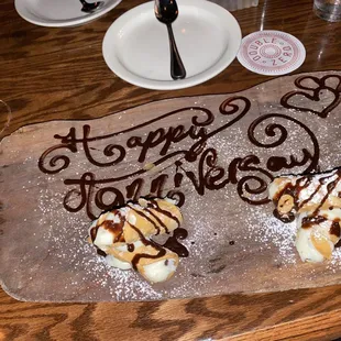 Beautiful presentation of Cannolis.