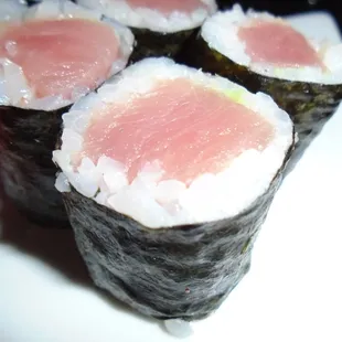 Tuna roll, close-up.