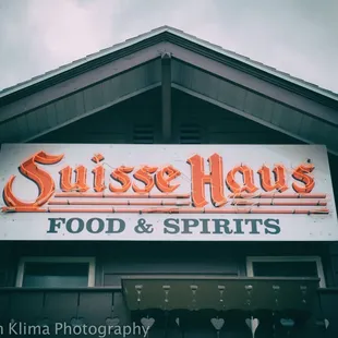 a sign for suisse haus