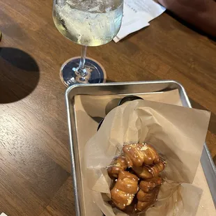 Pretzel bites Hugo spritz