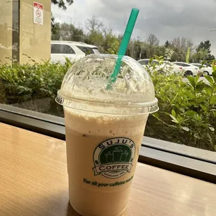 Iced caramel Macchiato