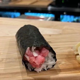 Toro hand roll