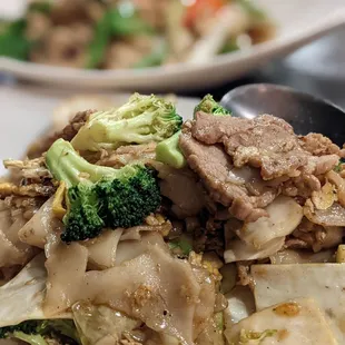 Pad see ew beef