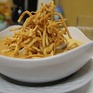 khao soi curry noodles