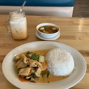 Vegetable curry, Tom Yum soup, and a Thai ice tea!