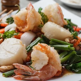Cashew Shrimp & Scallops
