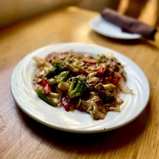 Drunken noodles with veggies