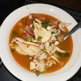CHICKEN TOM YUM