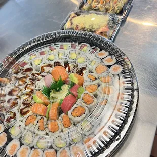 Sushi party tray