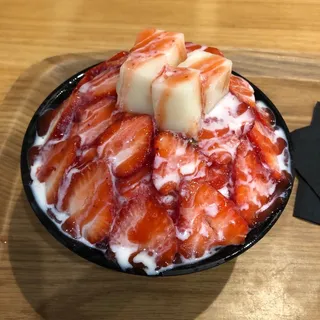 Fresh Strawberry Bingsoo