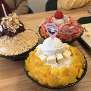 Mango, Strawberry, Injeolmi Bingsus