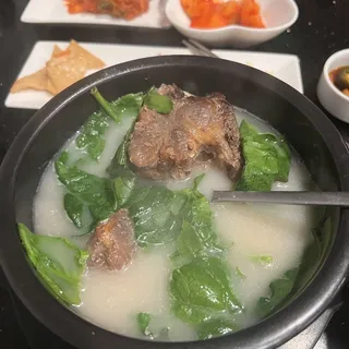 Oxtail with Ginseng Soup
