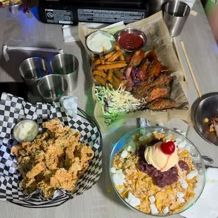 The spread  @lindaeatstagram