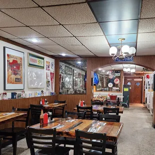 Wide shot as we entered at exactly 4:30! Someone beat us to being there first, though.