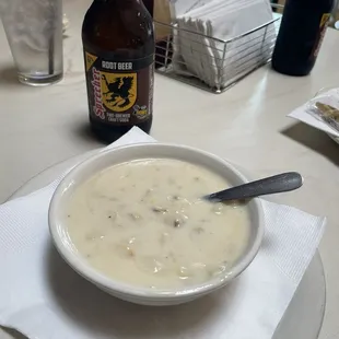 Bowl of clam chowder.