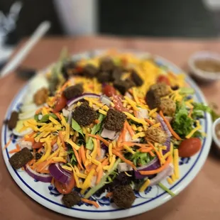 Mixed green salad with smoked turkey