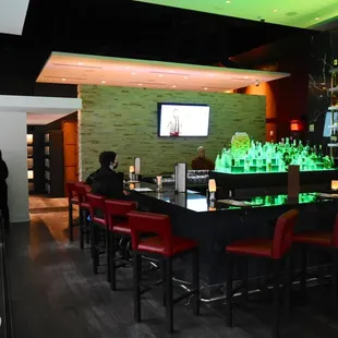 Classic interiors and lively jazz make each Sullivan's experience unique.